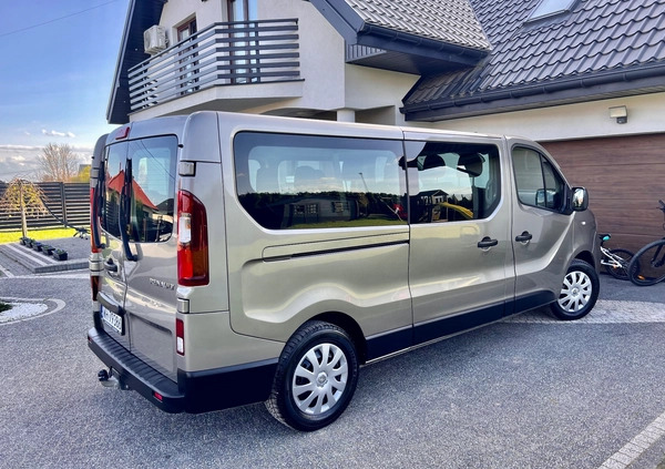 Renault Trafic cena 104998 przebieg: 80000, rok produkcji 2018 z Płock małe 497